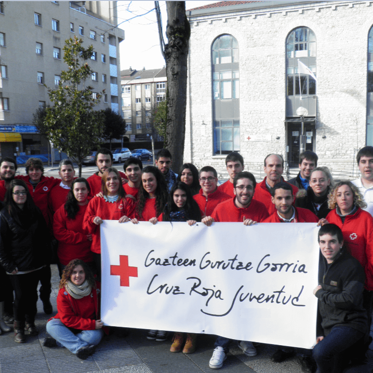 Voluntarios de Cruz Roja Juventud en Vitoria - Gasteiz